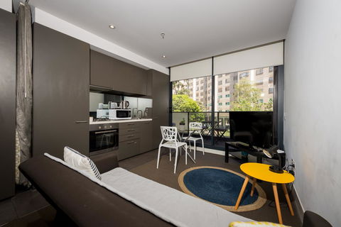 Amazing Accommodations : South Yarra - 1 Gold Coast 17
