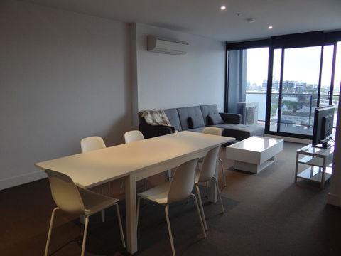 Amazing Accommodations : South Yarra - 1 Gold Coast 3