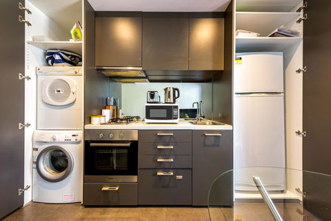 Amazing Accommodations : South Yarra - 1 Gold Coast 13