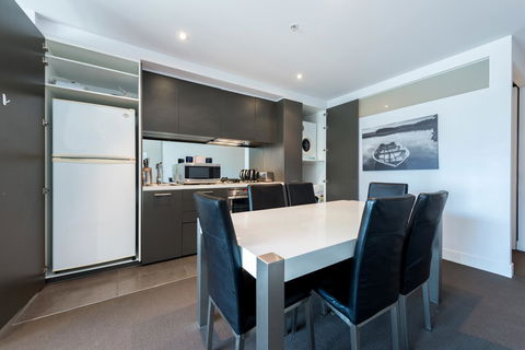 Amazing Accommodations : South Yarra - 1 Gold Coast 42