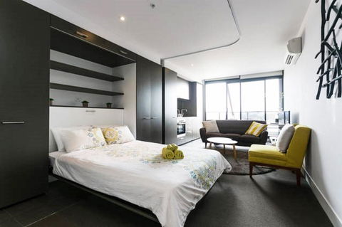 Amazing Accommodations : South Yarra - 1 Gold Coast 1