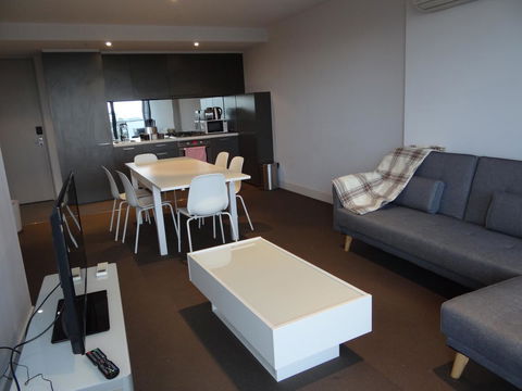 Amazing Accommodations : South Yarra - 1 Gold Coast 8