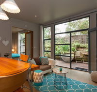 The Love Shack - romantic bungalow - Accommodation Gold Coast