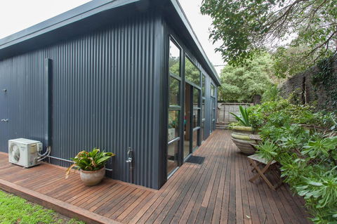 The Love Shack - Romantic Bungalow - Accommodation Gold Coast 1