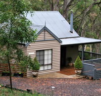 Tangenong Cottages - Gold Coast 4U
