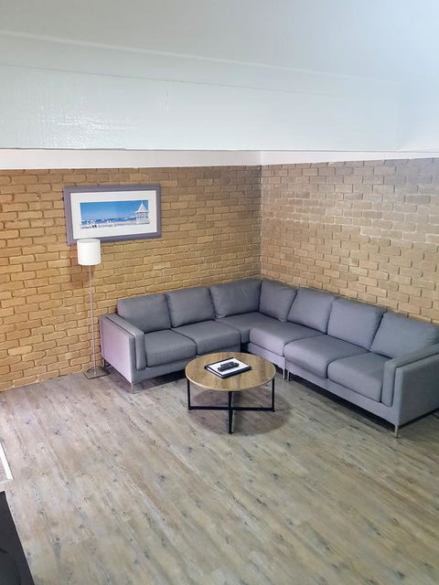 Tropicana Motor Inn - Accommodation Gold Coast 25