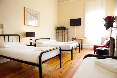 Hotel Claremont Guest House - 1 Gold Coast 12