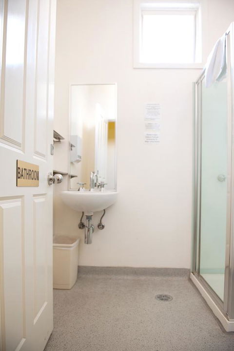 Hotel Claremont Guest House - 1 Gold Coast 3