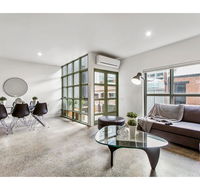 Sophisticated modern 3 bed home in foodie paradise - Accommodation Gold Coast