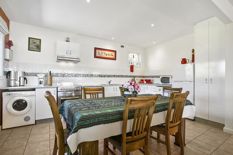 Black Dolphin Beach Penthouse - Accommodation Gold Coast 4