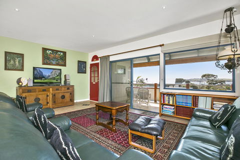 Black Dolphin Beach Penthouse - Accommodation Gold Coast 18
