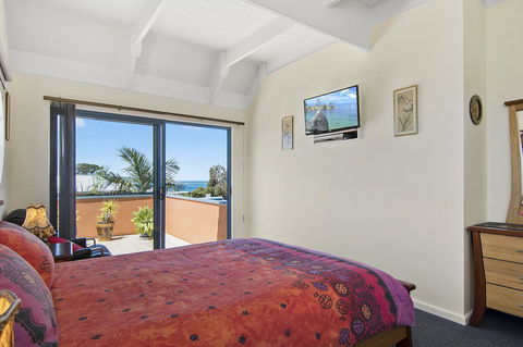 Black Dolphin Beach Penthouse - Accommodation Gold Coast 6