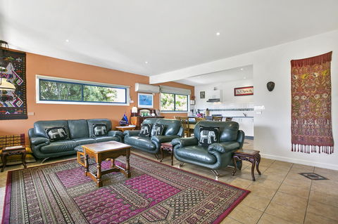 Black Dolphin Beach Penthouse - Accommodation Gold Coast 5