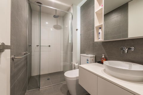 Guest House In Melbourne - Gold Coast 4U 6