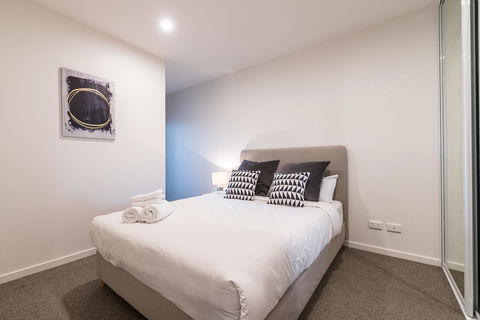 Guest House In Melbourne - Gold Coast 4U 1