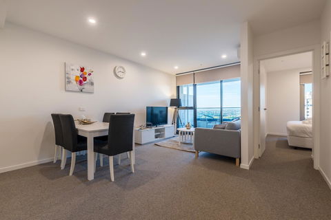 Guest House In Melbourne - Gold Coast 4U 18