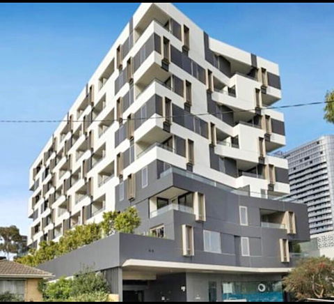 Guest House In Melbourne - Gold Coast 4U 19