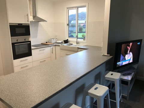 The Hill House - Accommodation Gold Coast 14