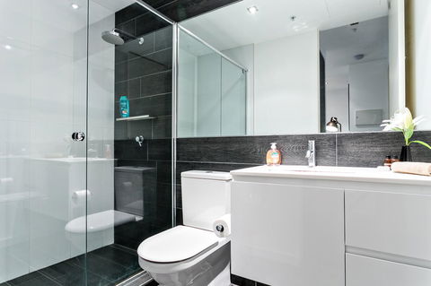 Complete Host Halo Apartments - Gold Coast 4U 34