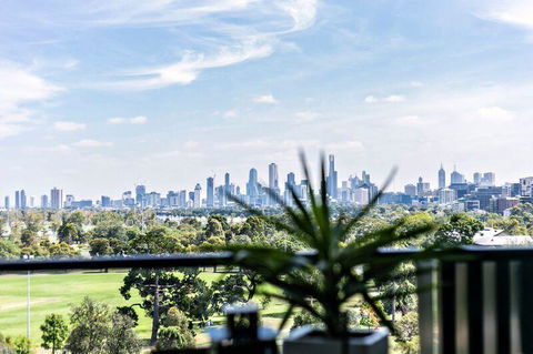 Complete Host Halo Apartments - Gold Coast 4U 0