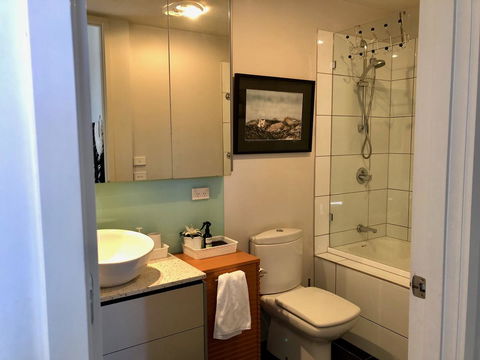 Vibe-Modern 2 Bed Apartment - Gold Coast 4U 5