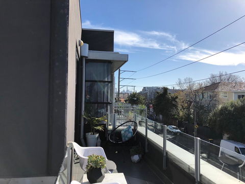 Vibe-Modern 2 Bed Apartment - Gold Coast 4U 8