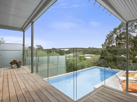 Lansdowne Villa - With Swimming Pool - Accommodation Gold Coast 5
