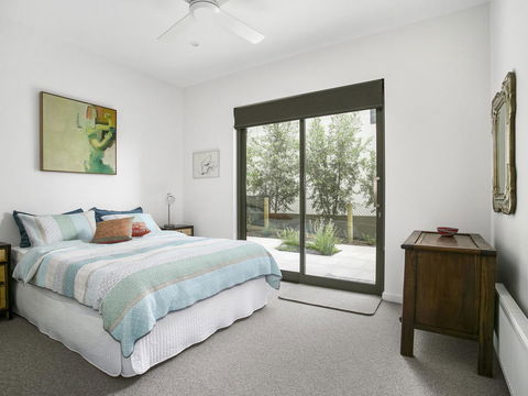 Lansdowne Villa - With Swimming Pool - Accommodation Gold Coast 9