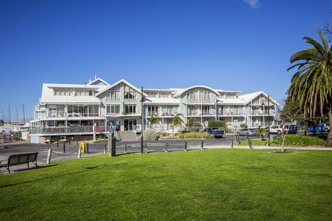 Aligned Corporate Residences Williamstown - Accommodation Gold Coast 3