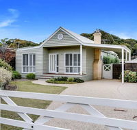 Cute Cottage on Cain - beach at end of street - Gold Coast 4U