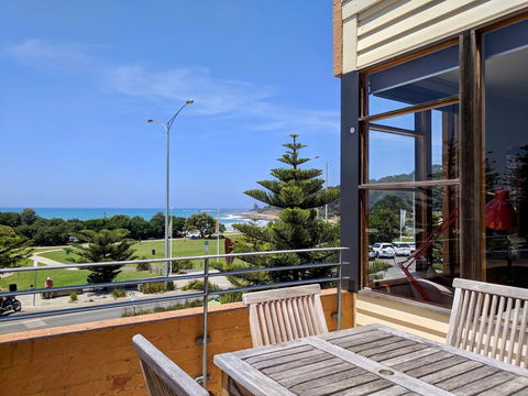Lornebeach Apartments - Accommodation Gold Coast 3