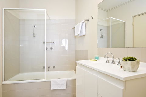 Lornebeach Apartments - Accommodation Gold Coast 30