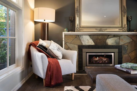 East Street Daylesford - Accommodation Gold Coast 0