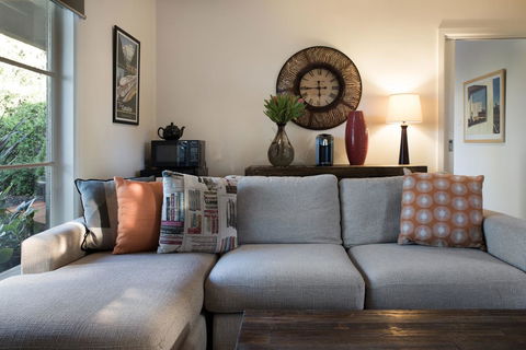 East Street Daylesford - Accommodation Gold Coast 26