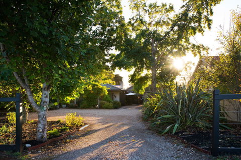 East Street Daylesford - Accommodation Gold Coast 7