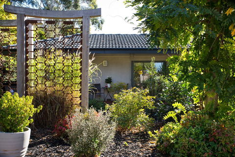 East Street Daylesford - Accommodation Gold Coast 14
