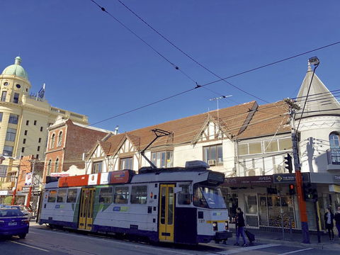 Pride Manor South Yarra - 1 Gold Coast 19