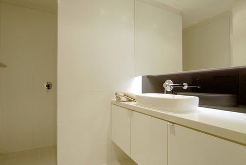 C-Scape Water Front Apartment - Accommodation Gold Coast 8