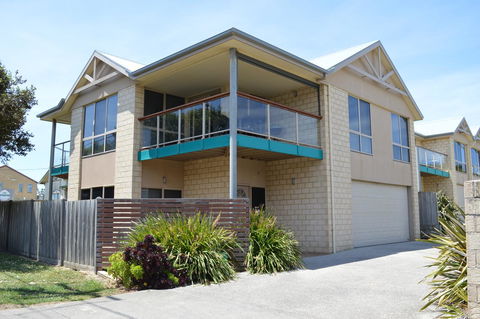 Ocean View Beach House - Accommodation Gold Coast 0