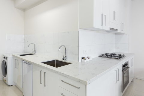 City Edge Dandenong Apartment Hotel - 1 Gold Coast 11