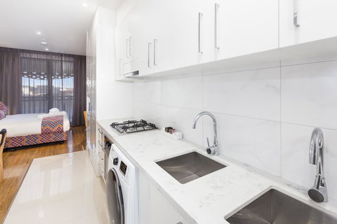 City Edge Dandenong Apartment Hotel - 1 Gold Coast 9