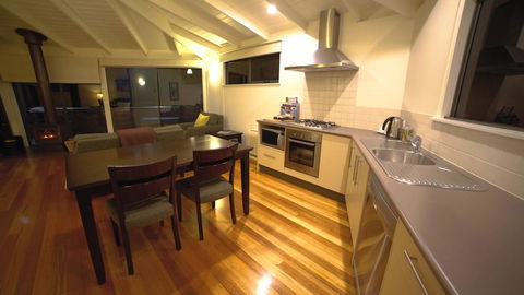 Limosa Rise - Accommodation Gold Coast 6