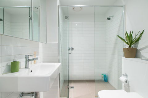 Complete Host The River Apartments - Gold Coast 4U 3