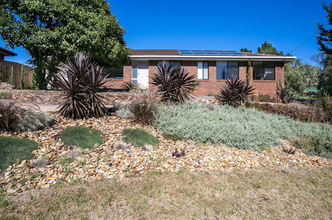 Fairhills - NEW LISTING, Beautifully Styled - Gold Coast 4U 8