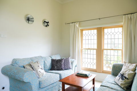 Miss Pym's Cottage - Gold Coast 4U 40