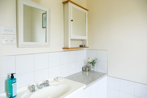 Miss Pym's Cottage - Gold Coast 4U 12