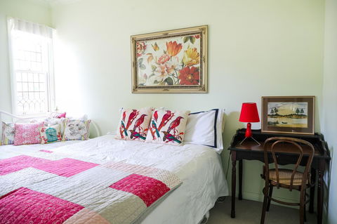 Miss Pym's Cottage - Gold Coast 4U 23