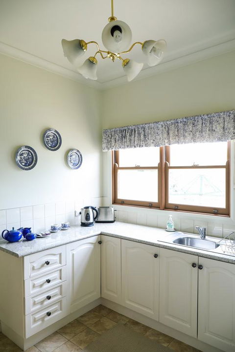 Miss Pym's Cottage - Gold Coast 4U 27