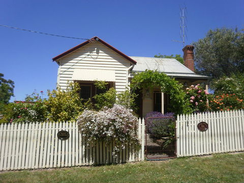 Miss Pym's Cottage - Gold Coast 4U 0