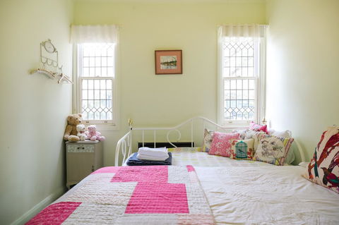 Miss Pym's Cottage - Gold Coast 4U 25